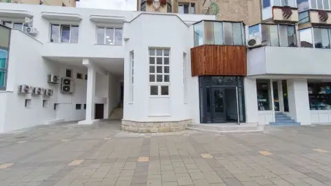 Central - Spațiu Comercial 70 mp Utili - POLI 2