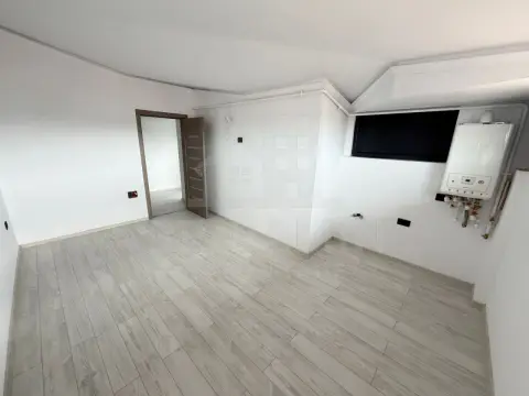 Apartament-Bloc Nou-Gradina Botanica-Etaj 3-Centrala-La Cheie-Liber