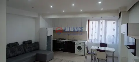 Inchiriez apartament camere decomandate zona compozitori