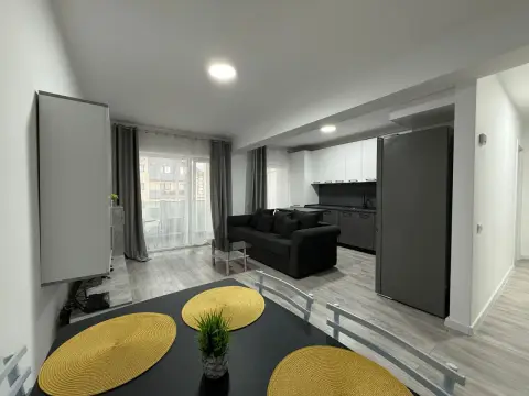 Apartament 2 camere modern cu balcon spatios zona Doamna Stanca