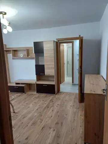Apartament renovat cu 2 camere și balcon – zona Lugojului