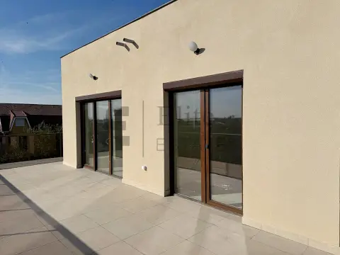 Penthouse cu terasă de 67 mp