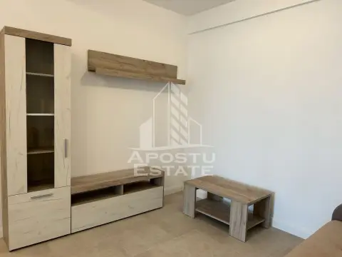 Apartament cu 2 camere de închiriat, loc de parcare, zona Soarelui