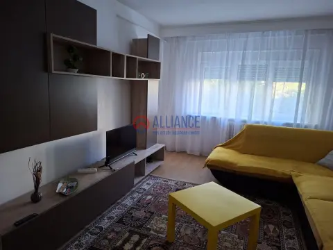 Inchiriez apartament 2 camere, decomandat, Trocadero