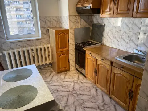 Închiriere apartament 3 camere, decomandat, zona Traian-Unirii