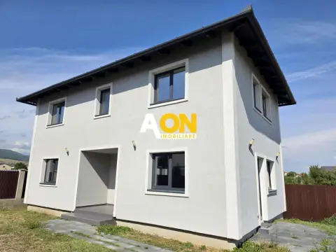 Casa 4 camere 340 mp teren toate utilitatile Cetate
