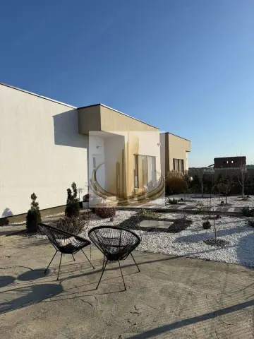 Casă 78 MP | 2 Dormitoare | Teren 350 MP | Terasă