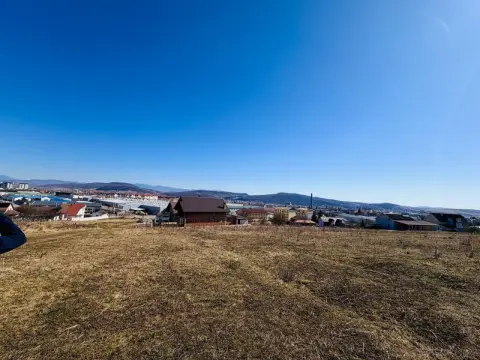 teren intravilan , ideal constructie casa , zona Liceul Logos