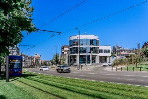 Spatiu comercial modern, locatie ideala