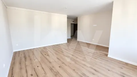 Apartament semidecomandata, 54mp, 2 camere, la cheie, Doamna Stanca