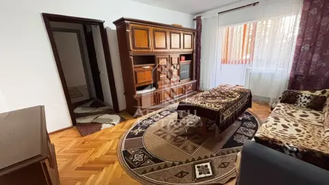 Apartament cu 3 camere, semidecomandat – 63 mp