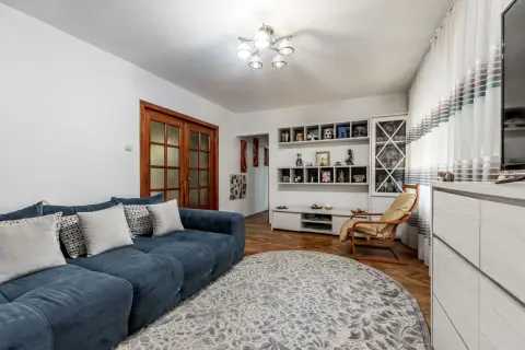 🏡 3 camere, 2 băi, parter – Aurel Vlaicu | 79.000 €