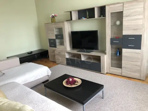 Apartament cu 3 camere Tudor zona Cantemir