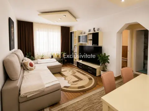 De vânzare apartament 3 camere Arinului