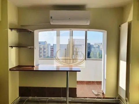 Apartament 2 camere semidecomandat cu parcare de resedinta