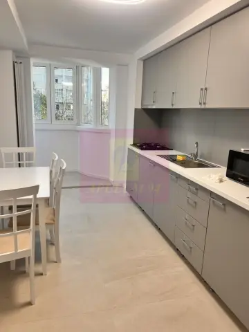 Vanzare apartament 3 camere Decebal, metrou, parking