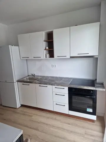 De inchiriatPret 500 eu