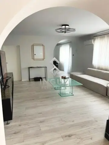 Etaj de vilă cu mansardă | 250 m² | Complet renovat | Colentina – Capă
