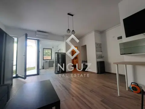 **Garsonieră de lux cu grădină privată | Decebal – Piața Alba Iulia**