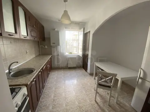 Închiriere apartament cu 2 camere