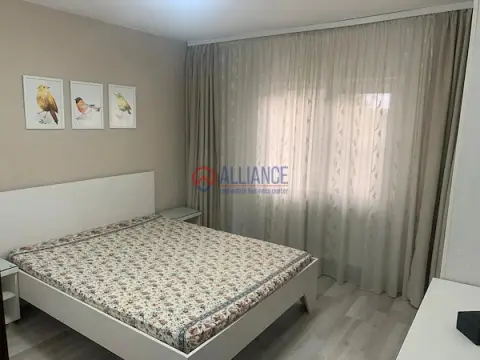 Inchiriez apartament 2 camere, zona Trocadero, 50 mp, centrala proprie