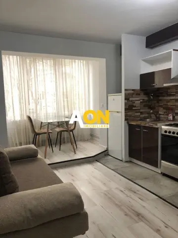 De vanzare apartament 2 camere, zona Cetate