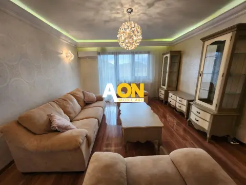 De vanzare apartament 3 camere, Closca