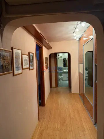 Închiriere apartament 3 camere