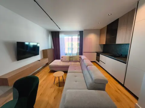Apartament 3 Camere Lebăda Lake Residence