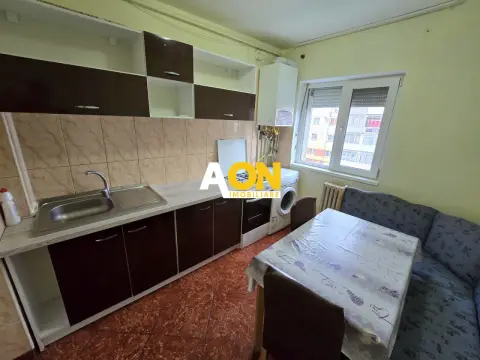Apartament cu 2 Camere, Etaj 3, Zona Mercur - Cetate