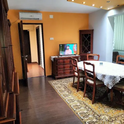 Apartament cu 3 camere de închiriat – Circumvalațiunii
