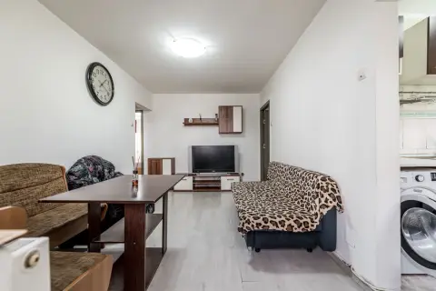 Apartament cu 3 camere, etaj 1 + loc de parcare pe Aleea Predeal
