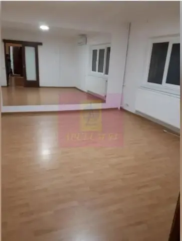Vanzare apartament Nerva Traian-adiacent