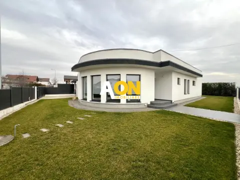 Casa individuala superfinisata, 3 camere, 2 bai, 498mp teren