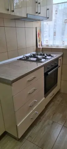 De inchiriat apartament 1 camera micro 20, etaj 1, 1500 lei