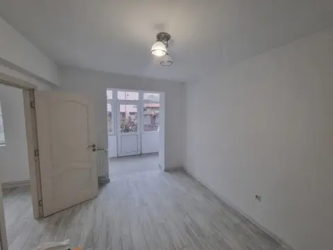 apartament 3 camere