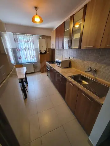 Inchiriez apartament 3 camere TUDOR