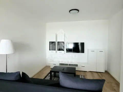 Apartament cu 2 camere, semidecomandat, cu parcare, zona Torontarului