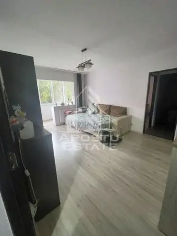 Apartament cu 2 camere de inchiriat in zona Giroclui