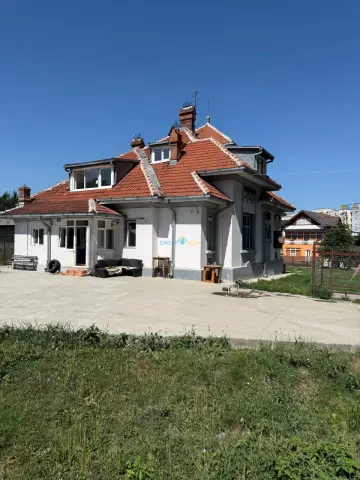 Casa+teren 2179 mp in Centru Bacau