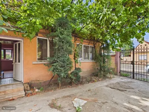 Casă Tileagd, 25 km Oradea, teren 328 mp