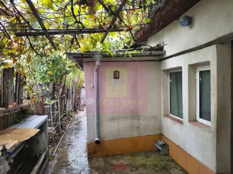 Casă cu teren propriu în Sectorul 3, lângă București Mall