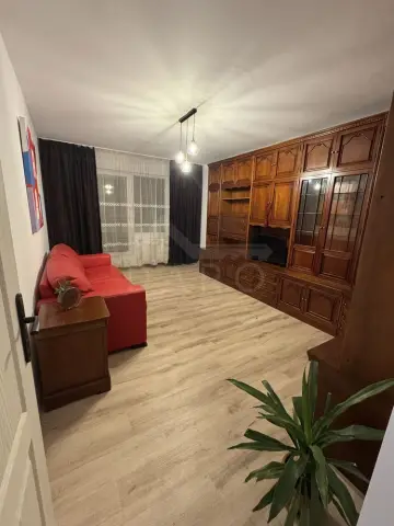 Închiriem apartament Zona Unirii