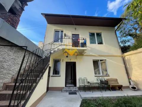 Casa Ultracentral Piata Muzeului ! 100 mp total 4 camere 3 nivele!