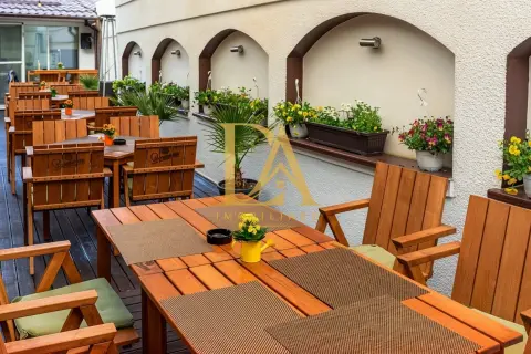 RESTAURANT DE ÎNCHIRIAT |260 MP |95 DE LOCURI |GRĂDINĂ INTERIOARĂ |MOȘILOR