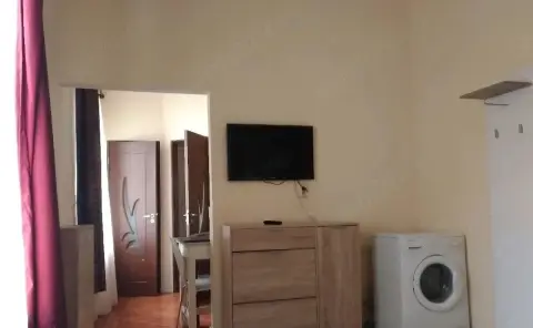 BRASADAS vinde ap 2 cam etaj 1 in zona semicentrala.