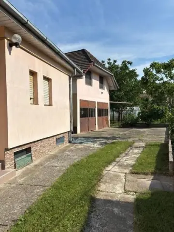 Agenția imobiliara BRASADAS vinde casa in zona CENTRALA.