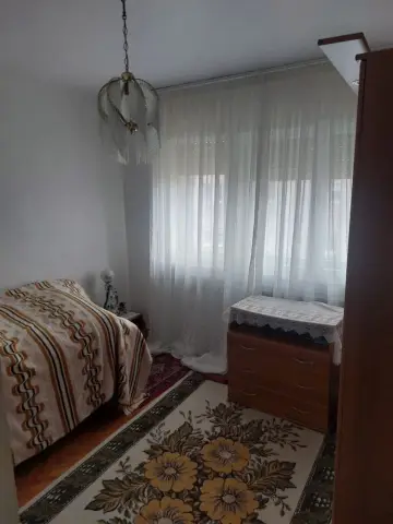 BRASADAS vinde ap 2 cam etaj 4/4 Micro 16.