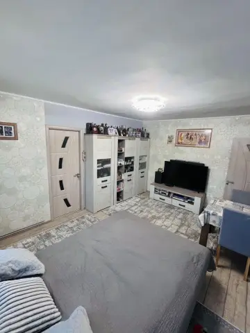 BRASADAS vinde ap 2 cam RENOVAT etaj 1/4 14 Mai Nufărului.