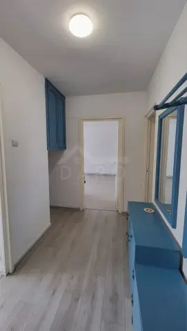 Apartament 3 camere de vânzare